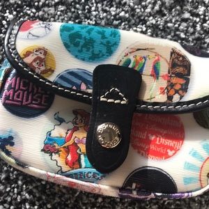 Small clutch/wristlet